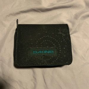 Dakine wallet